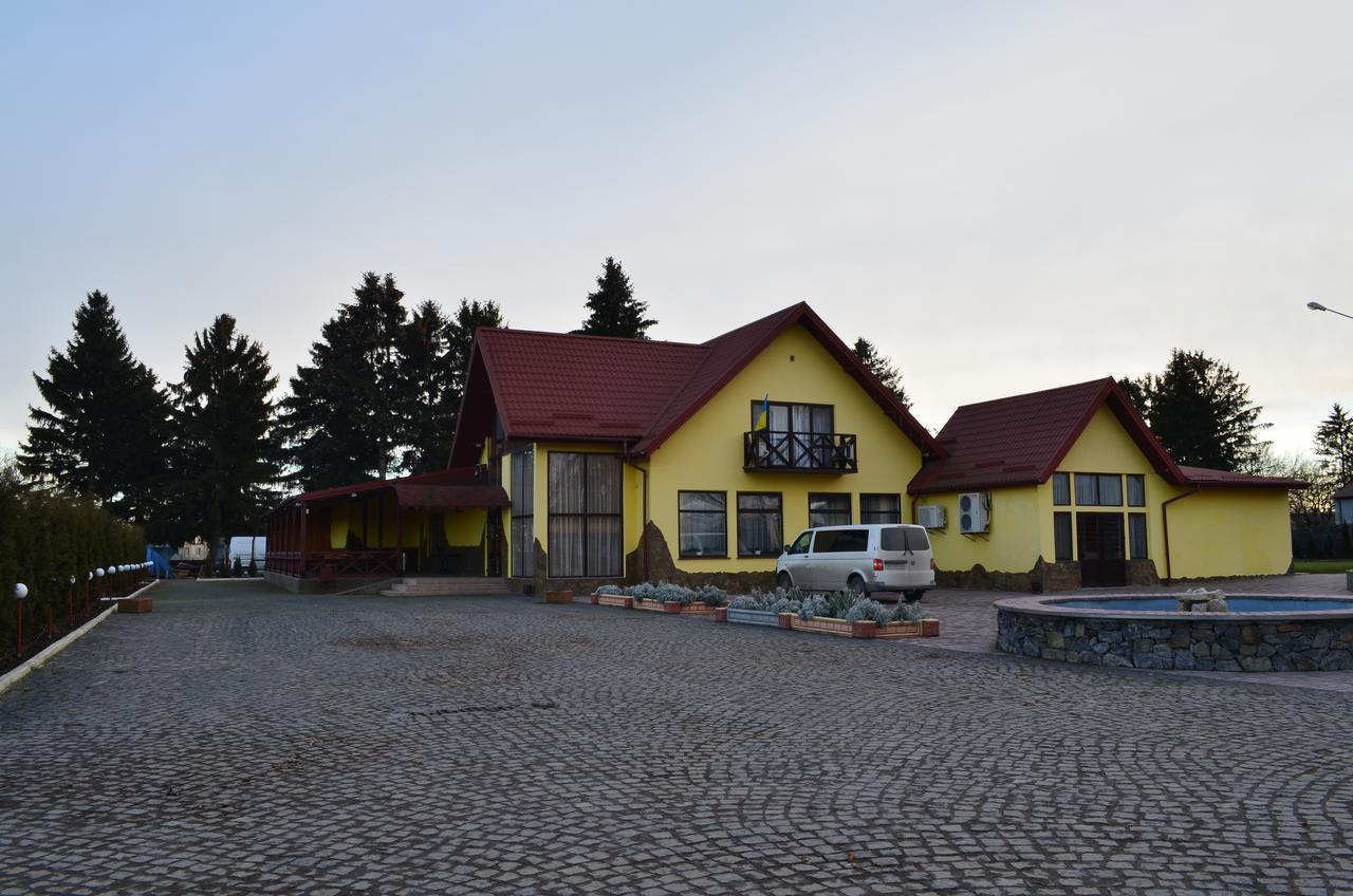 Hotel Fiyesta Starokostyantyniv Luaran gambar