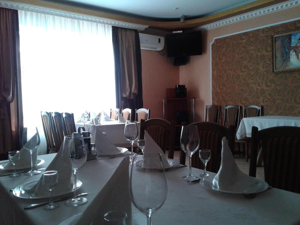 Hotel Fiyesta Starokostyantyniv Luaran gambar